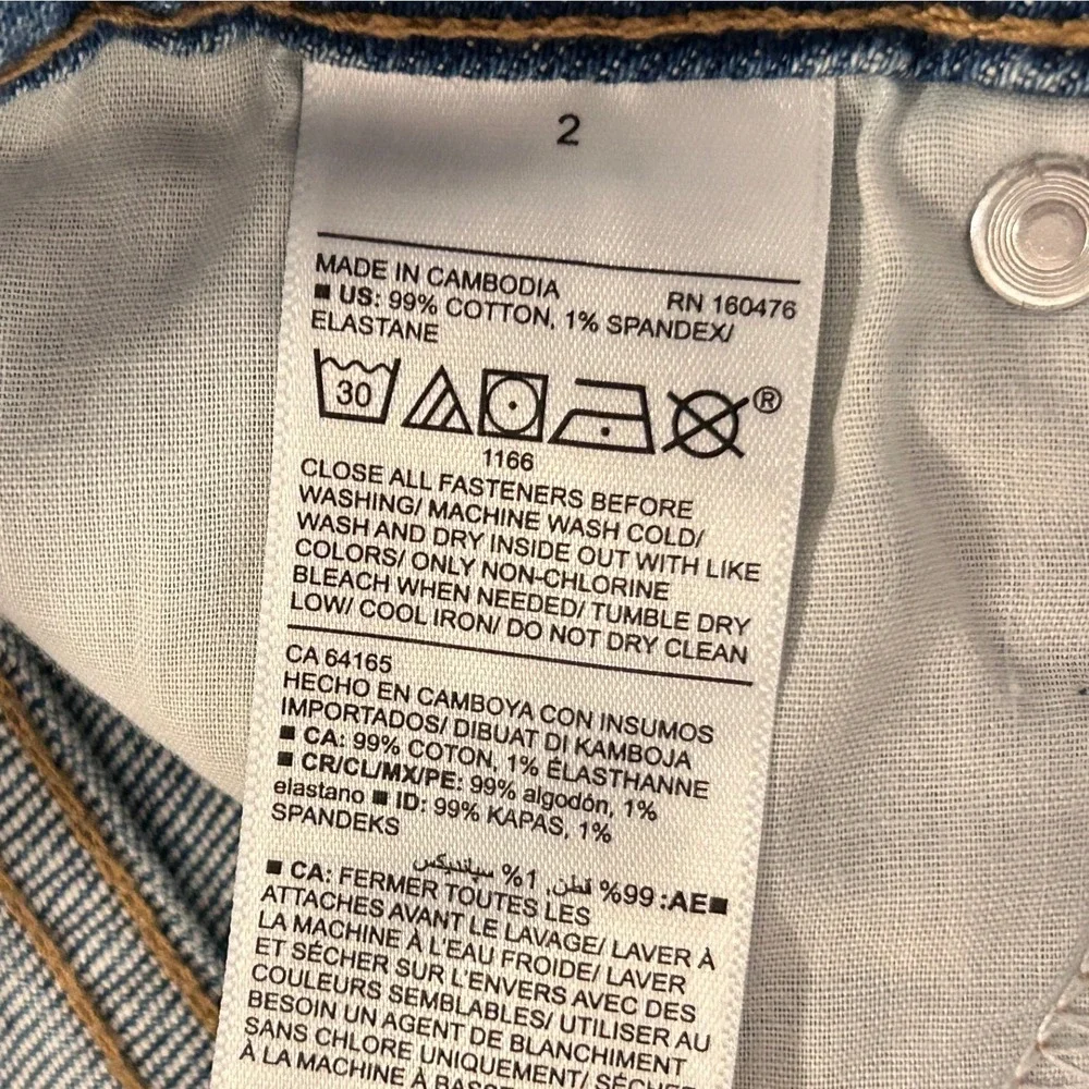 Light Wash Distressed Denim Mini Skirt Raw Hem Stretchy size 2 Summer Spring